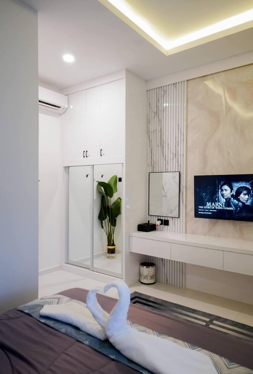 Auranad Tinyhouse Bandar Tanah Merah Wifi Netflix ภายนอก รูปภาพ