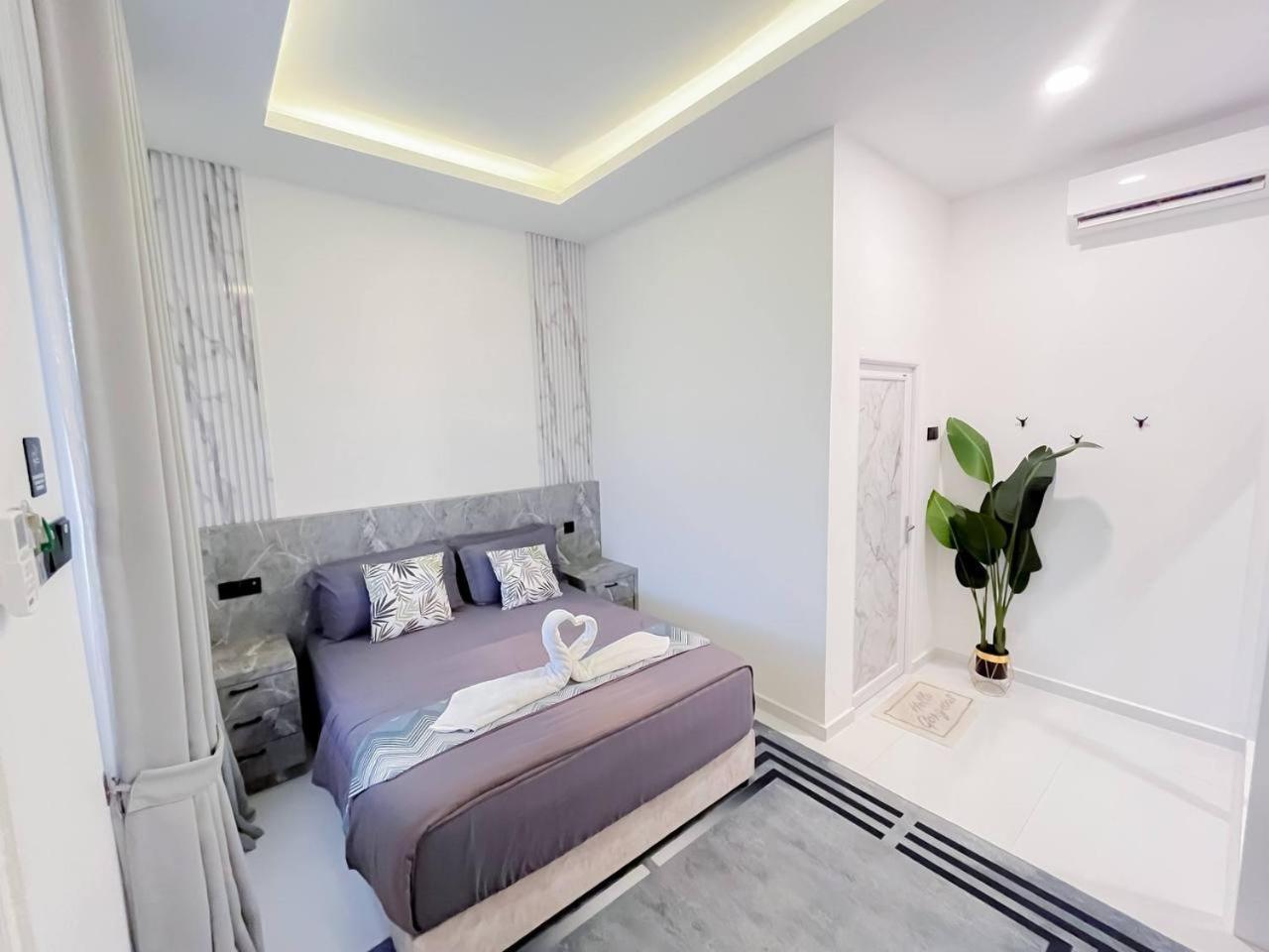 Auranad Tinyhouse Bandar Tanah Merah Wifi Netflix ภายนอก รูปภาพ