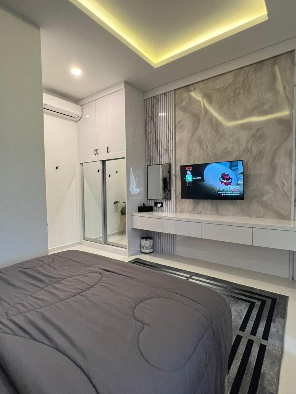 Auranad Tinyhouse Bandar Tanah Merah Wifi Netflix ภายนอก รูปภาพ