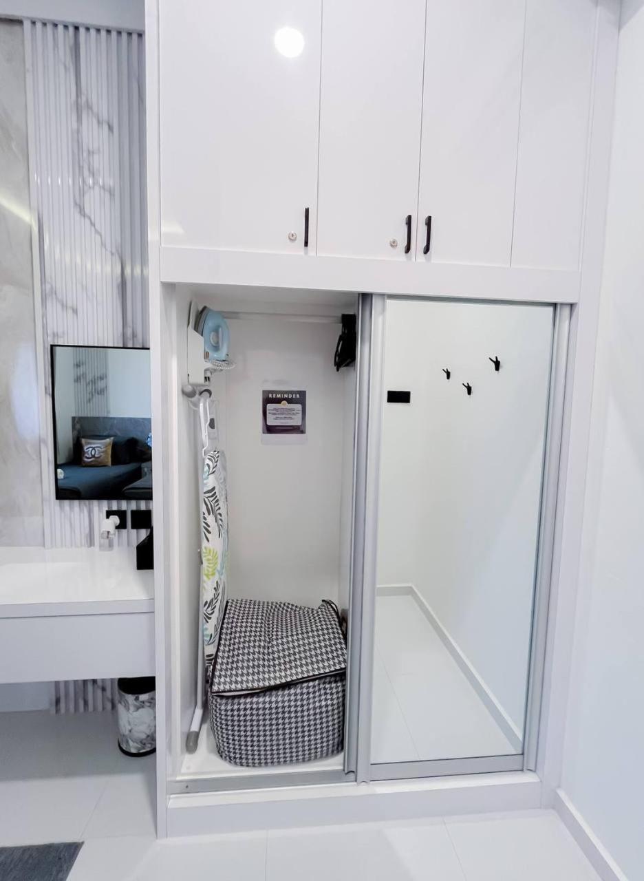 Auranad Tinyhouse Bandar Tanah Merah Wifi Netflix ภายนอก รูปภาพ
