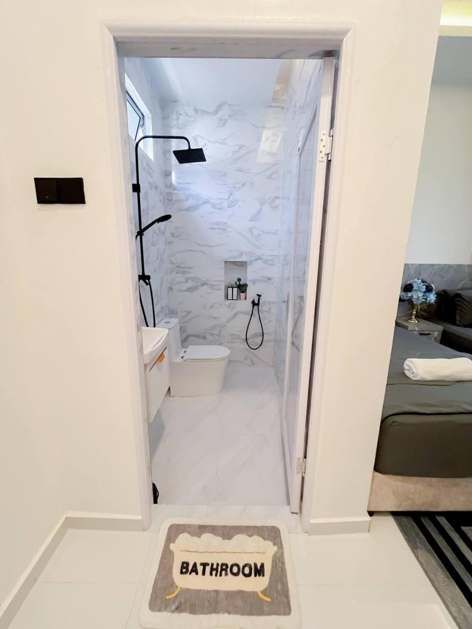 Auranad Tinyhouse Bandar Tanah Merah Wifi Netflix ภายนอก รูปภาพ