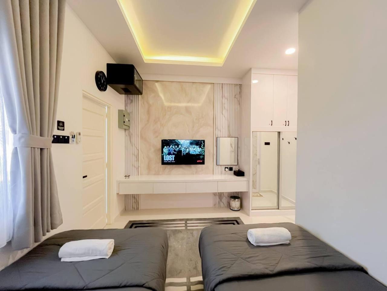 Auranad Tinyhouse Bandar Tanah Merah Wifi Netflix ภายนอก รูปภาพ