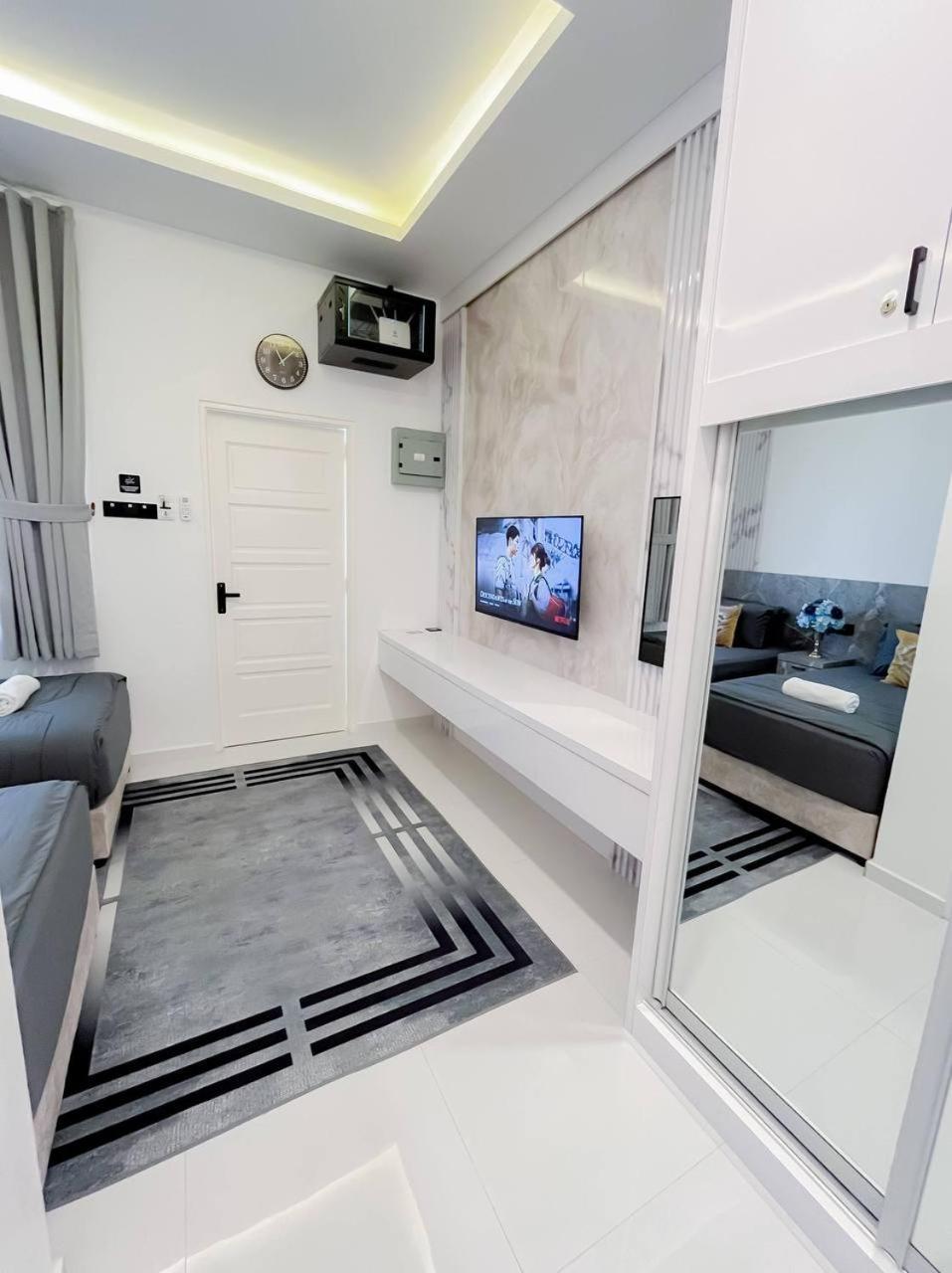 Auranad Tinyhouse Bandar Tanah Merah Wifi Netflix ภายนอก รูปภาพ
